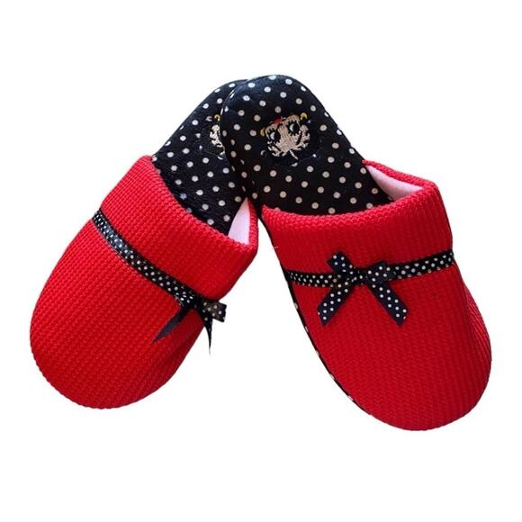 Betty Boop Slippers Knit Red with embroidered Betty & Bows Medium 7-8 - Picture 1 of 7